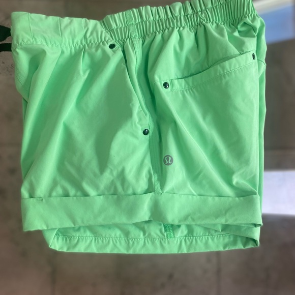 Lululemon Spring Break Away shorts - Picture 6 of 8